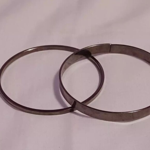 Jewelry Lot 6 Pieces (2) Necklace Bangle Bracelets Watch Keychain Earrings - Picture 4 of 7